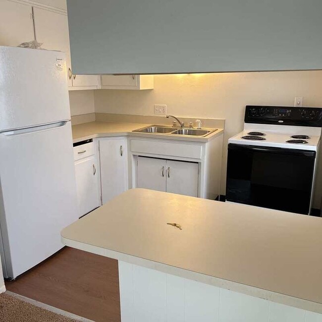 Photo - 1095 Gillingham Rd