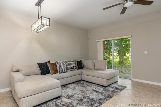 4408 Woodland Cir