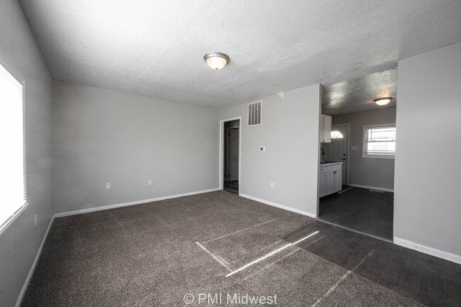 Photo - Charming 2-Bedroom Home with 725 Sq Ft in Indianapolis, IN - Must See!