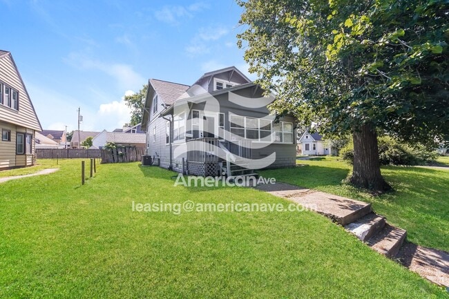 Building Photo - 712 Summer St