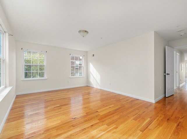 Photo - 682 S 19th St Unidad 2