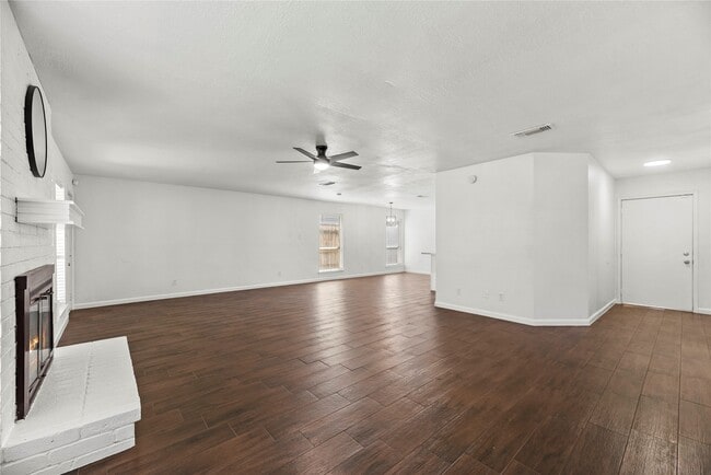 Photo - 15362 Meadow Village Dr