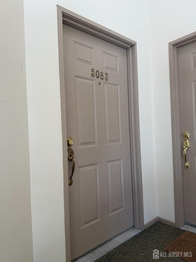 Building Photo - 5083 Beech Ct Unit 5083