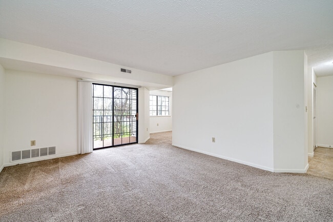 Photo - Carriage Court