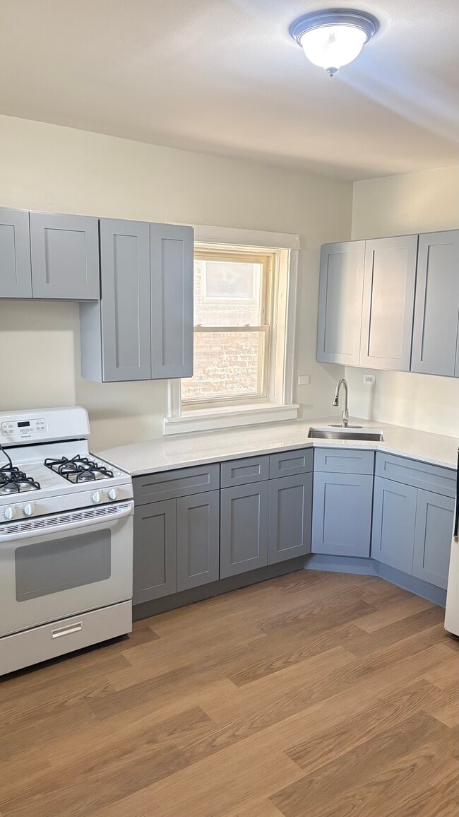 Kitchen - 7917 S Peoria St Unit 1A