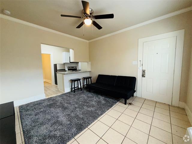 Building Photo - 1115 S Jennings Ave Unit 11 Rental