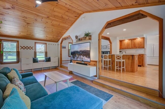 Photo - For Rent: Charming 3-Bedroom Home in Bartl...