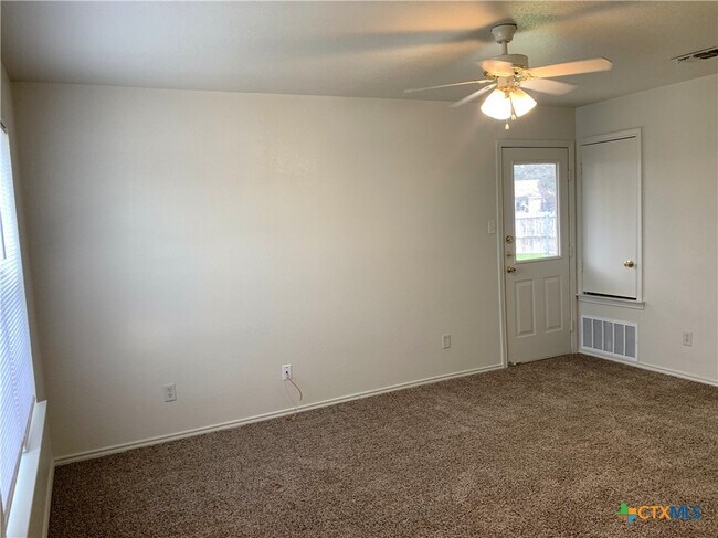 Photo - 105 Valley Cir