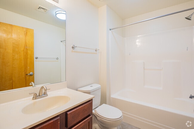 3HAB, 2BA - Grace & Monroe Apartments
