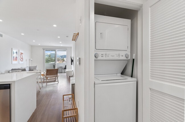 Ecco Lexington – Apartments & Co-Living