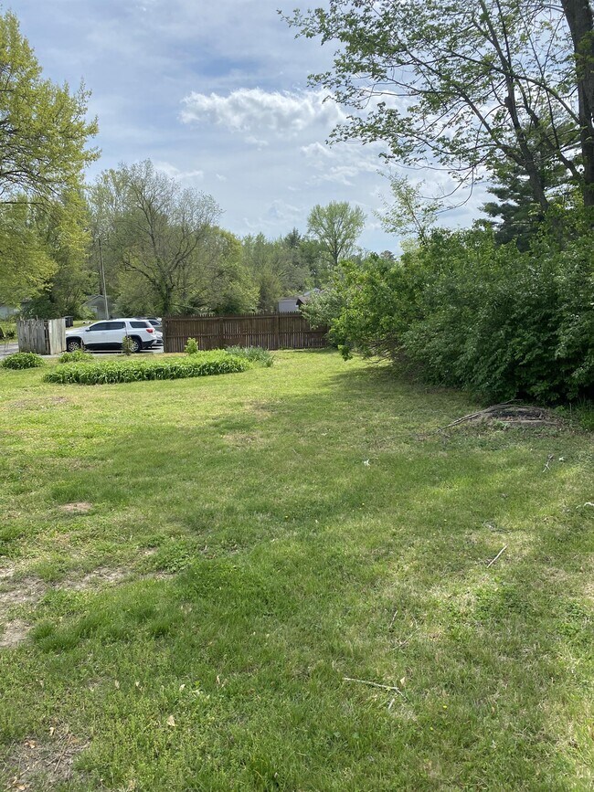 Photo - 815 W Walnut St