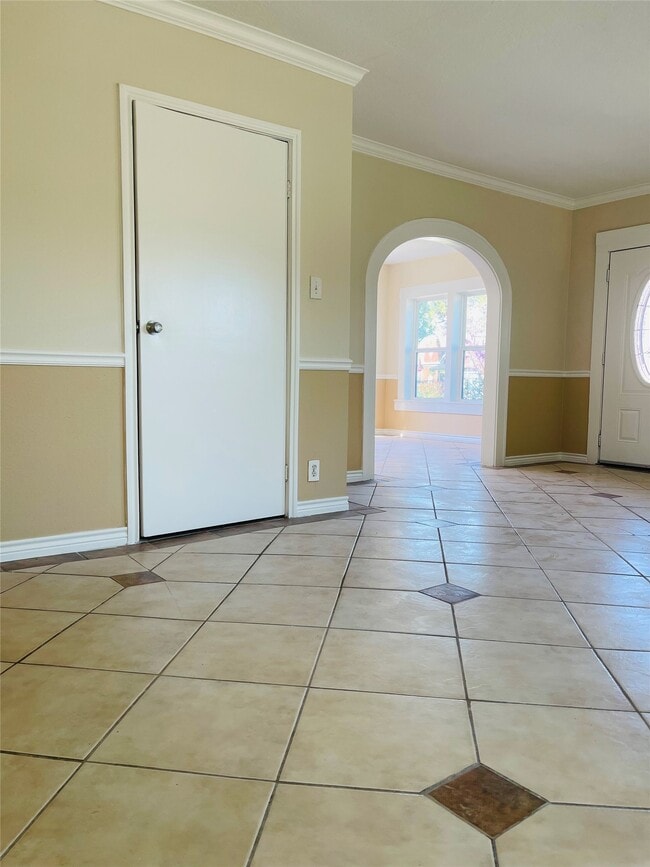 Photo - 2422 Eagle St