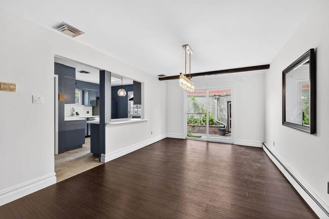 Building Photo - 1001 New York Ave Unit 1