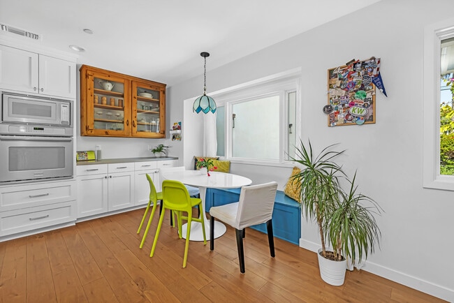 Photo - 616 Hymettus Ave