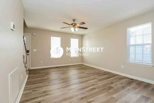 Photo - 3 Bedroom Pet-Friendly Home in ANTIOCH, TN with Main Street Renewal