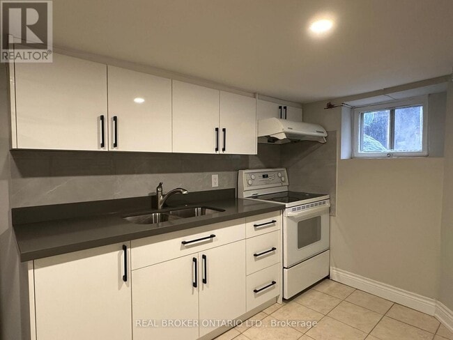 Photo - 129 Wolseley St