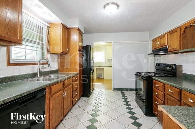 Photo - 1236 W 24TH St S