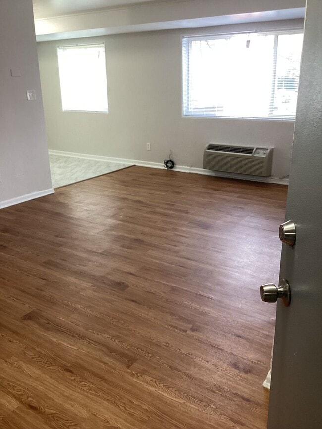 Photo - Montgomery House