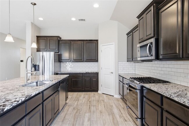 Photo - 20213 Arctic Loon Pass