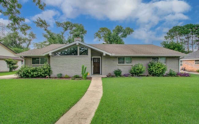 Photo - 9818 Emnora Ln