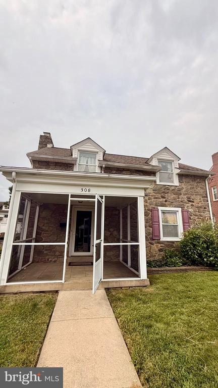 Building Photo - 308 Eldon Ave