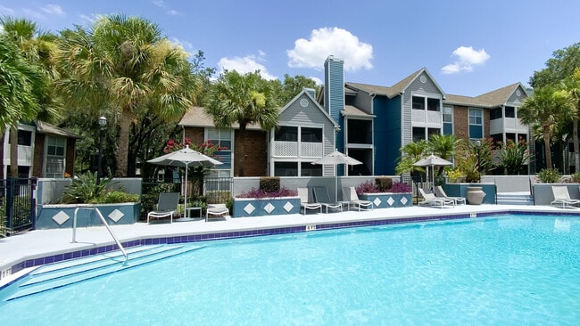 Twelve Oaks at Windermere - Twelve Oaks at Windermere Apartments