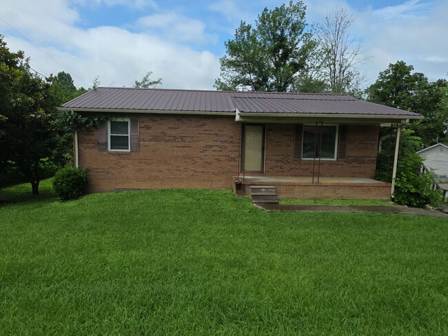 Building Photo - 1800 Gainesboro Grade Rental