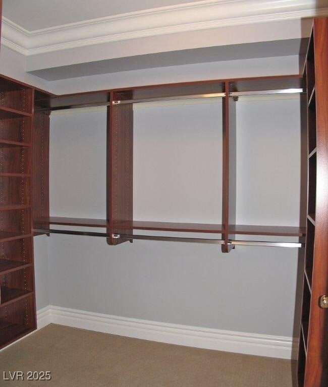 Building Photo - 2747 Paradise Rd Unit 502