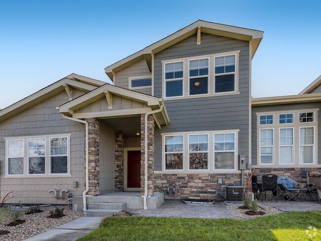 Building Photo - Stunning 3 bedroom 2.5 Bath in Commerce City! Rental