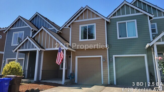 Building Photo - Stylish and Modern 3 BD | 2.5 BA Home - Mo...