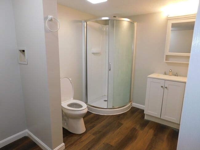 121 Oxford St N Unit 1