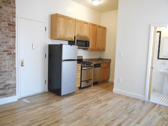 Photo - 234-236 Thompson Street