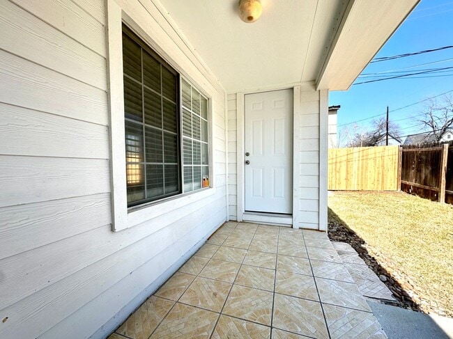 Photo - 3024 E 12th St