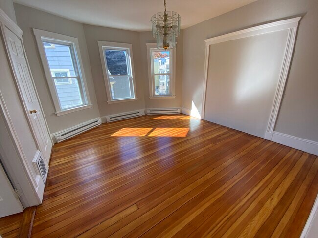 48 Mora St Unit 2