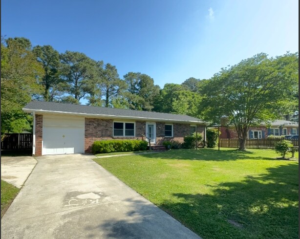 Charming 3 Bedroom, 2 Bathroom Home - 319 ... - Charming 3 Bedroom, 2 Bathroom Home - 319 ...