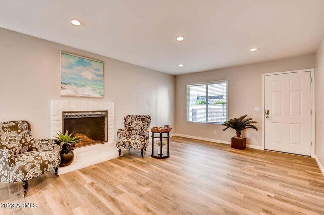 Photo - 1344 N 85th Pl