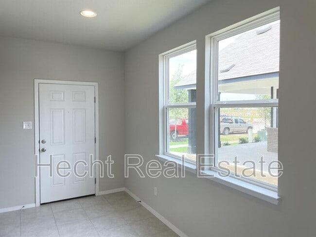Photo - 196 Fabion St