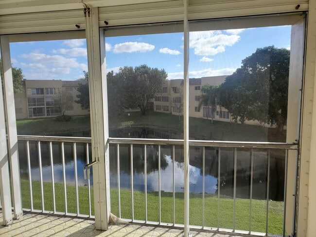 Photo - 6050 NW 64th Ave Unit 304