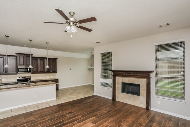 Photo - 220 Watson St