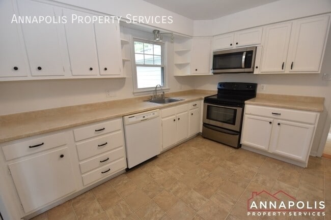 Photo - 708 Harness Creek View Dr