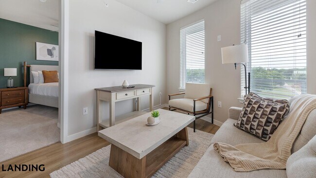 3900 Commerce St Unit 422