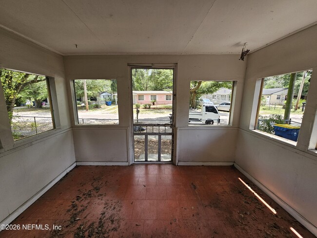 Photo - 9042 7th Ave