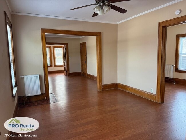 Photo - 116 W 28th St