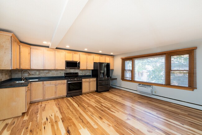 Photo - 415 Ridgewood Ave Unidad 101