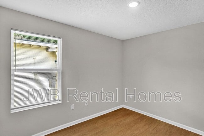 Photo - 1619 Windle St