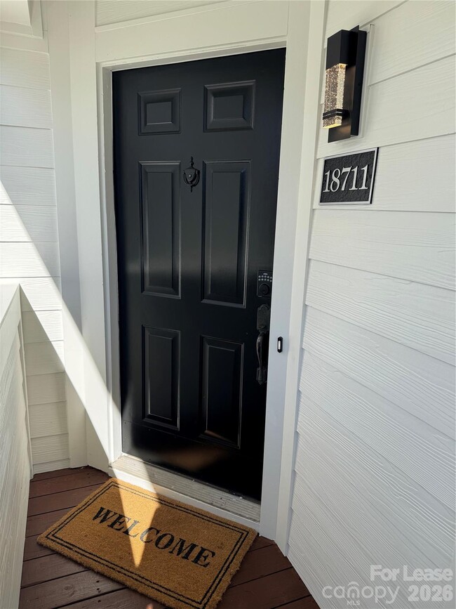 Photo - 18711 Vineyard Point Ln