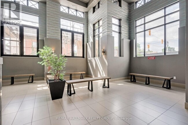 Photo - 429 Kent St Unit 105