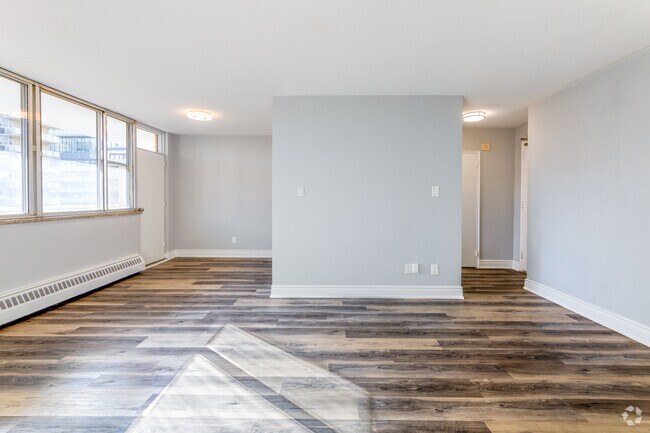 2BR, 1BA - 769 SF - Living Room - 200 Roehampton Ave