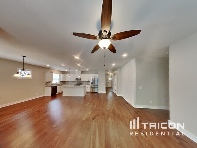 Photo - 302 Spring St