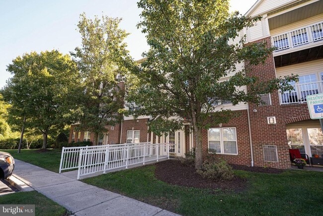 2003 Whispering Ponds Ct Unit 1-C